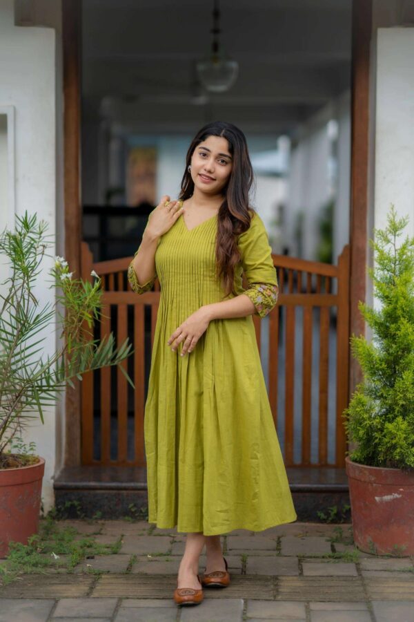 Radiate Elegance ? Women's Chic Embroidered Kurta Pant Set (XL) - Image 4